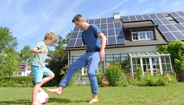 Solar-Panel-Home in Dallas